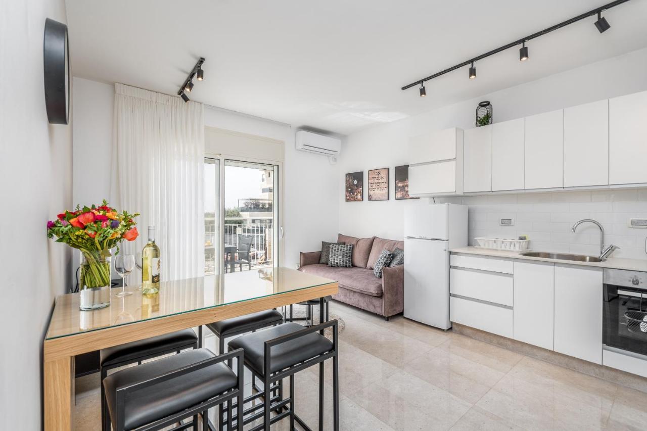 Sea U Mahane Yehuda Apartment Jerusalem